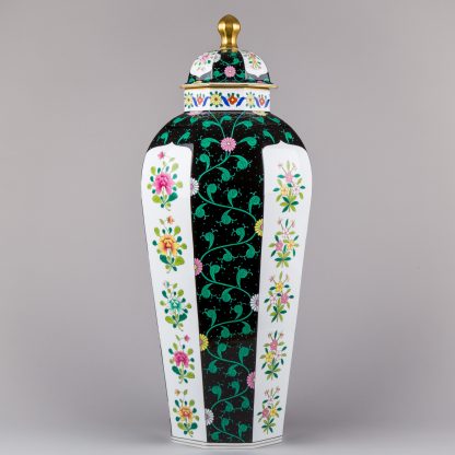 Herend Siang Noir Black Dynasty Huge Lidded Octagonal Vase
