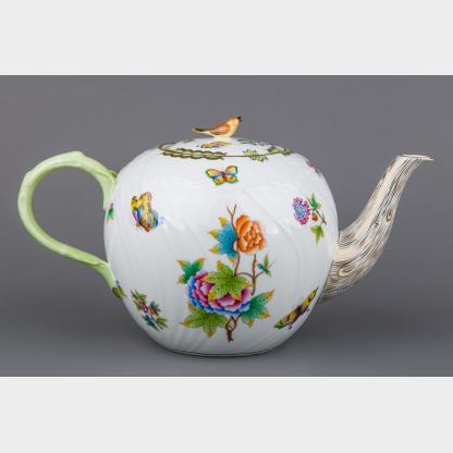 New Herend Queen Victoria XXXLarge (169fl oz) Teapot with Bird Knob #1601/VBO