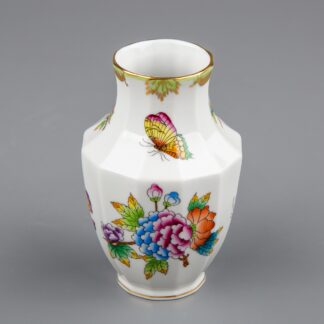 Herend Queen Victoria Small Vase #7169/VBO