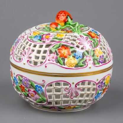 Herend Medium Reticulated Round Bonbonniere with Strawberry Finial 6212/C
